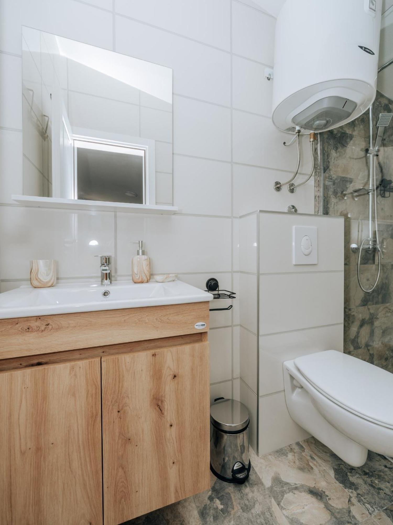 Apartments Milivojevic Bar Luaran gambar