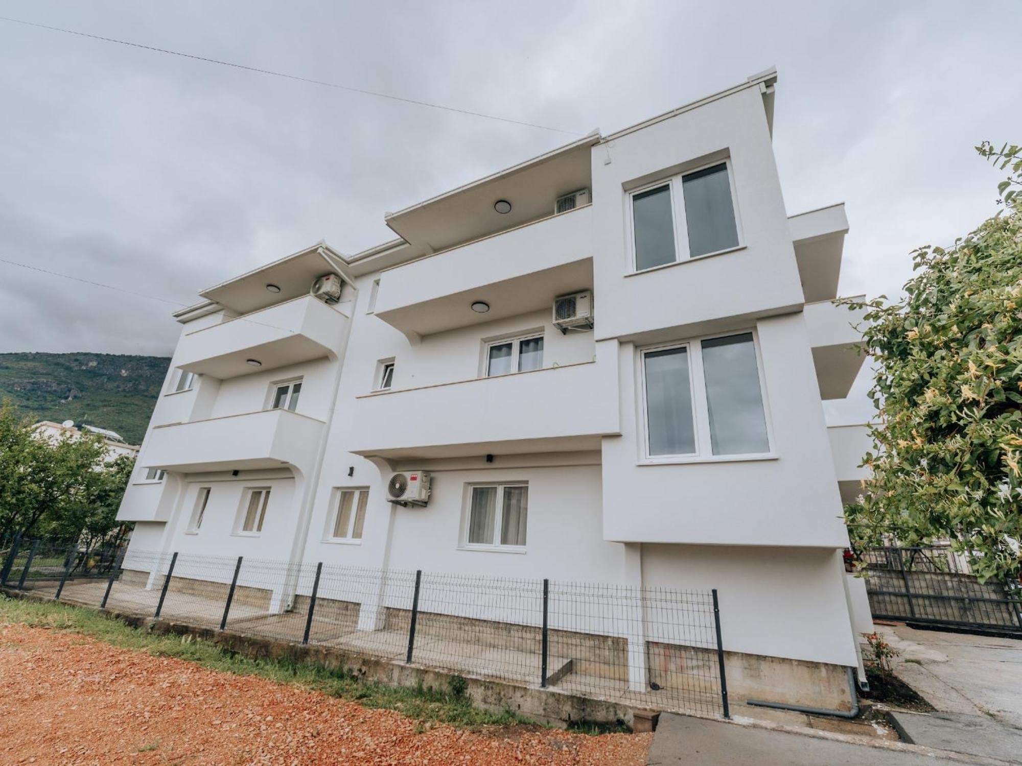 Apartments Milivojevic Bar Luaran gambar