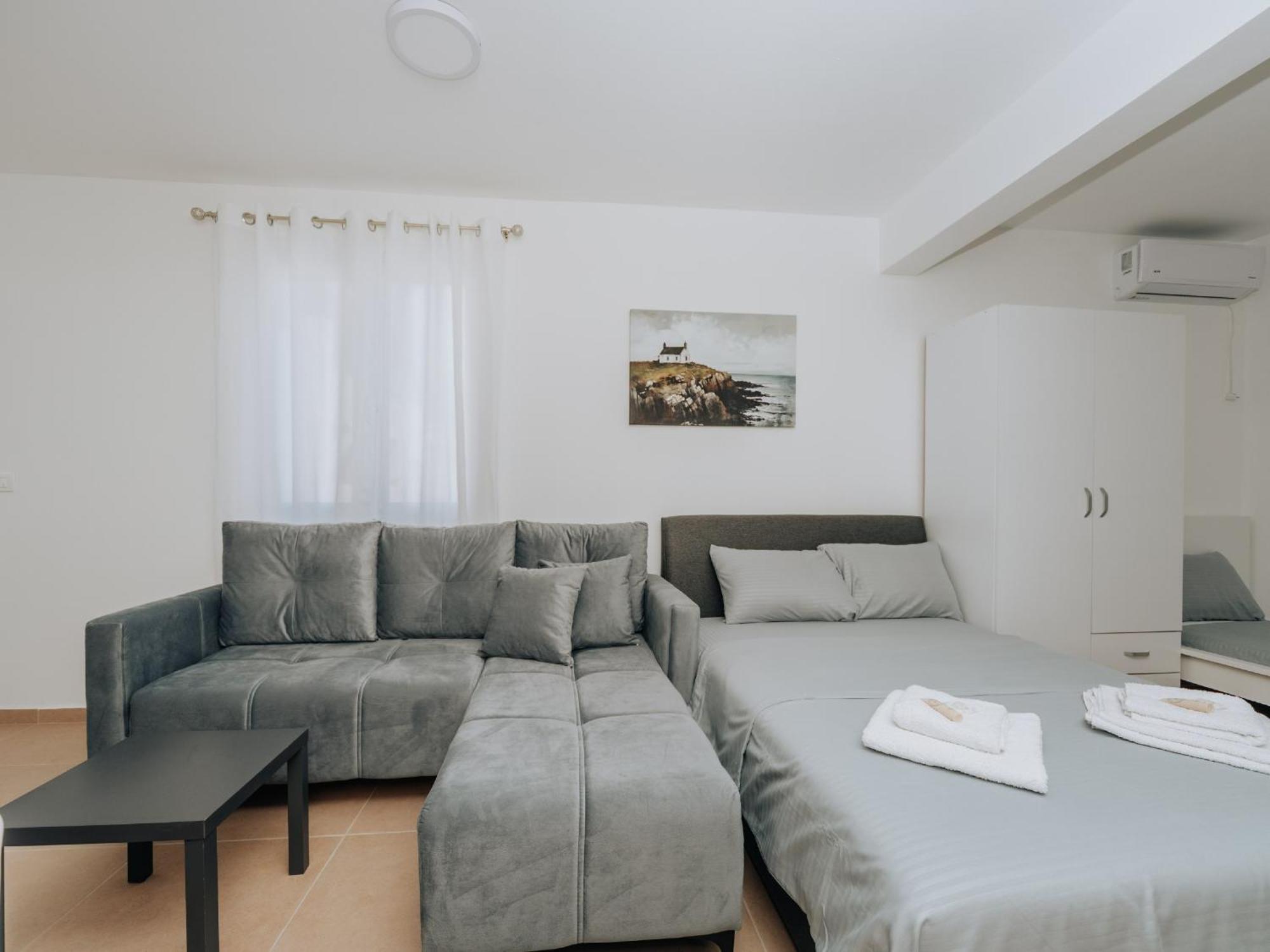 Apartments Milivojevic Bar Luaran gambar