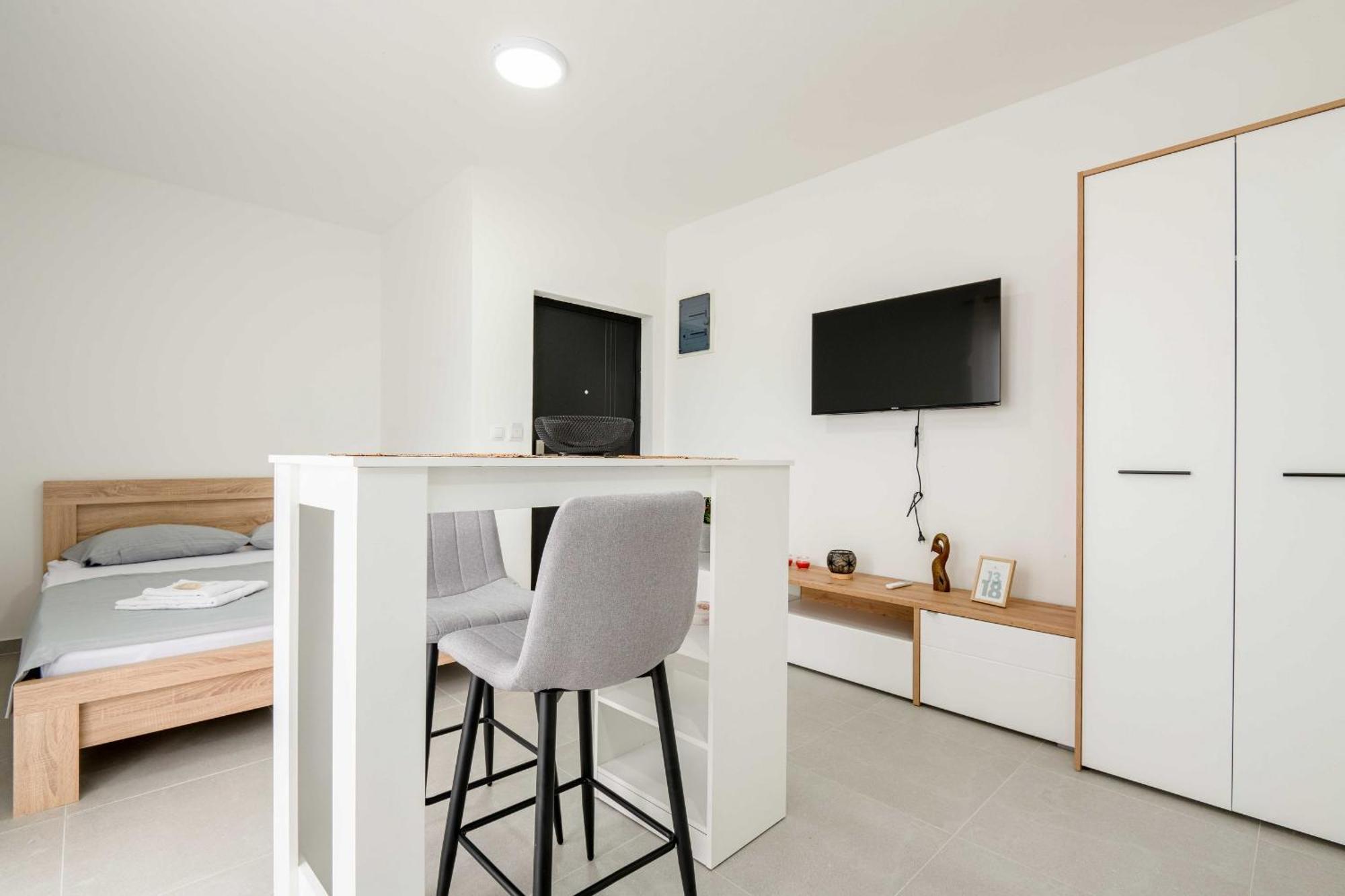 Apartments Milivojevic Bar Bilik gambar