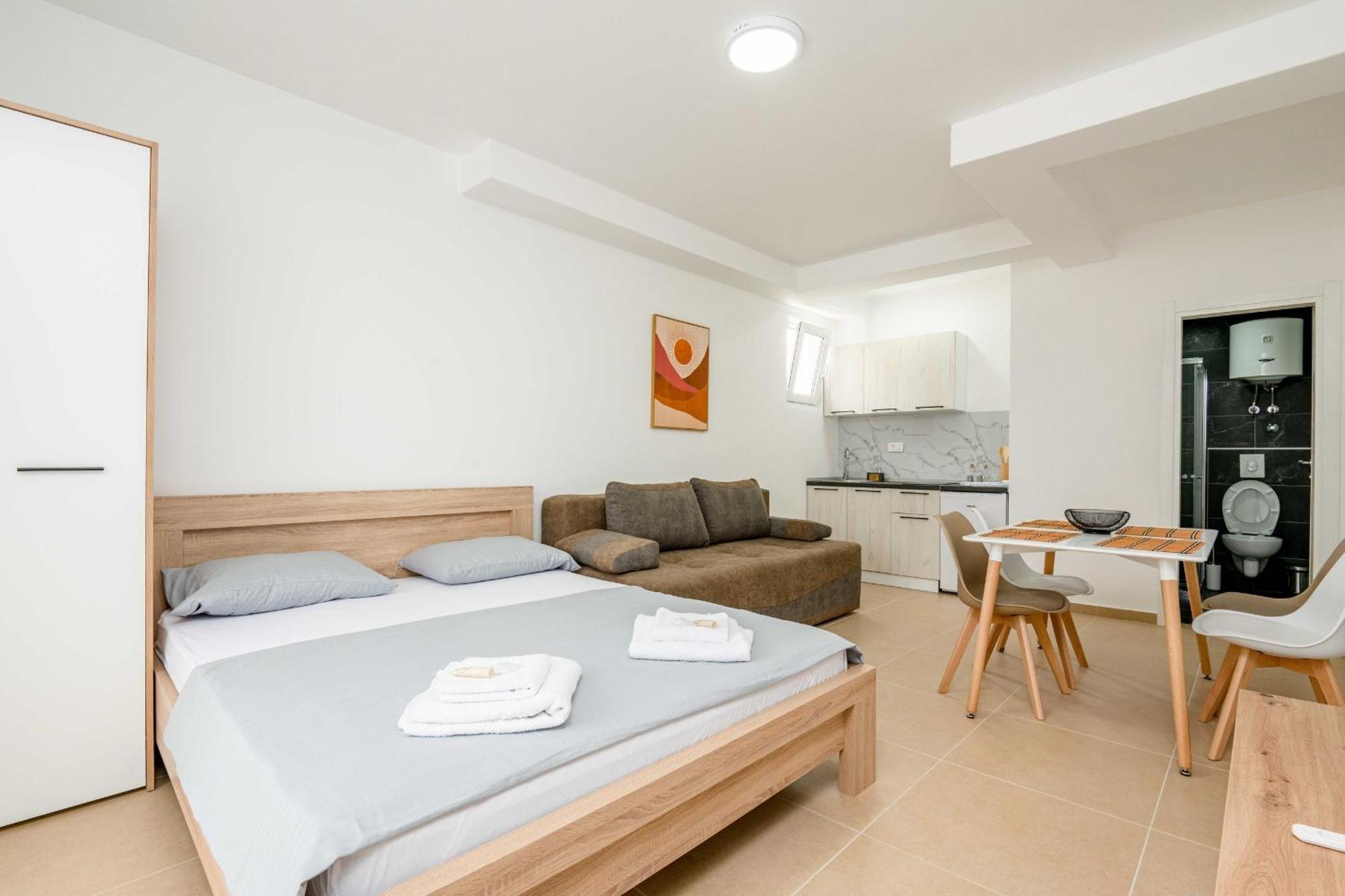 Apartments Milivojevic Bar Bilik gambar