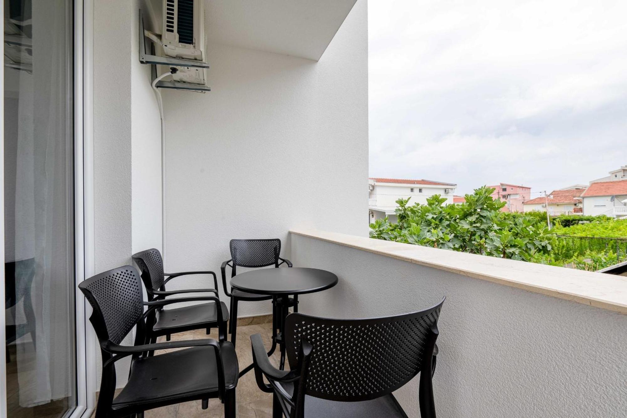 Apartments Milivojevic Bar Bilik gambar